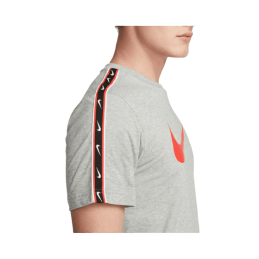 achat T-shirt à manches courtes Nike Homme M NSW REPEAT SW SS TEE Gris profil droit porté